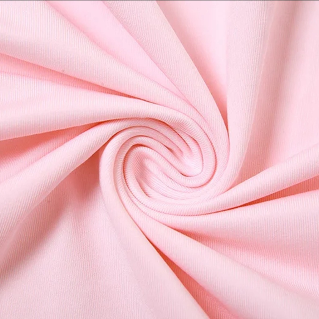 Draped Elegance – Off-Shoulder Langarmkleid in Rosa