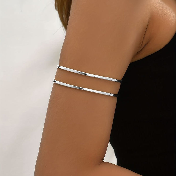 Cut-out bracelet with open cuff