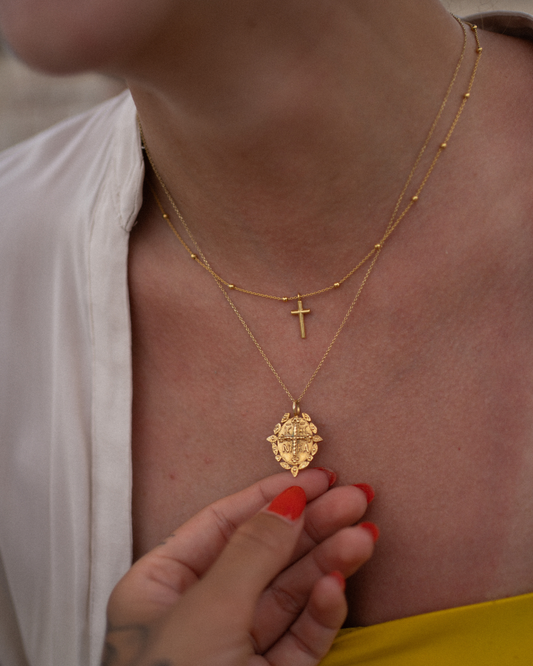 Halskette mit Kreuzmedaillon 18 Karat vergoldet