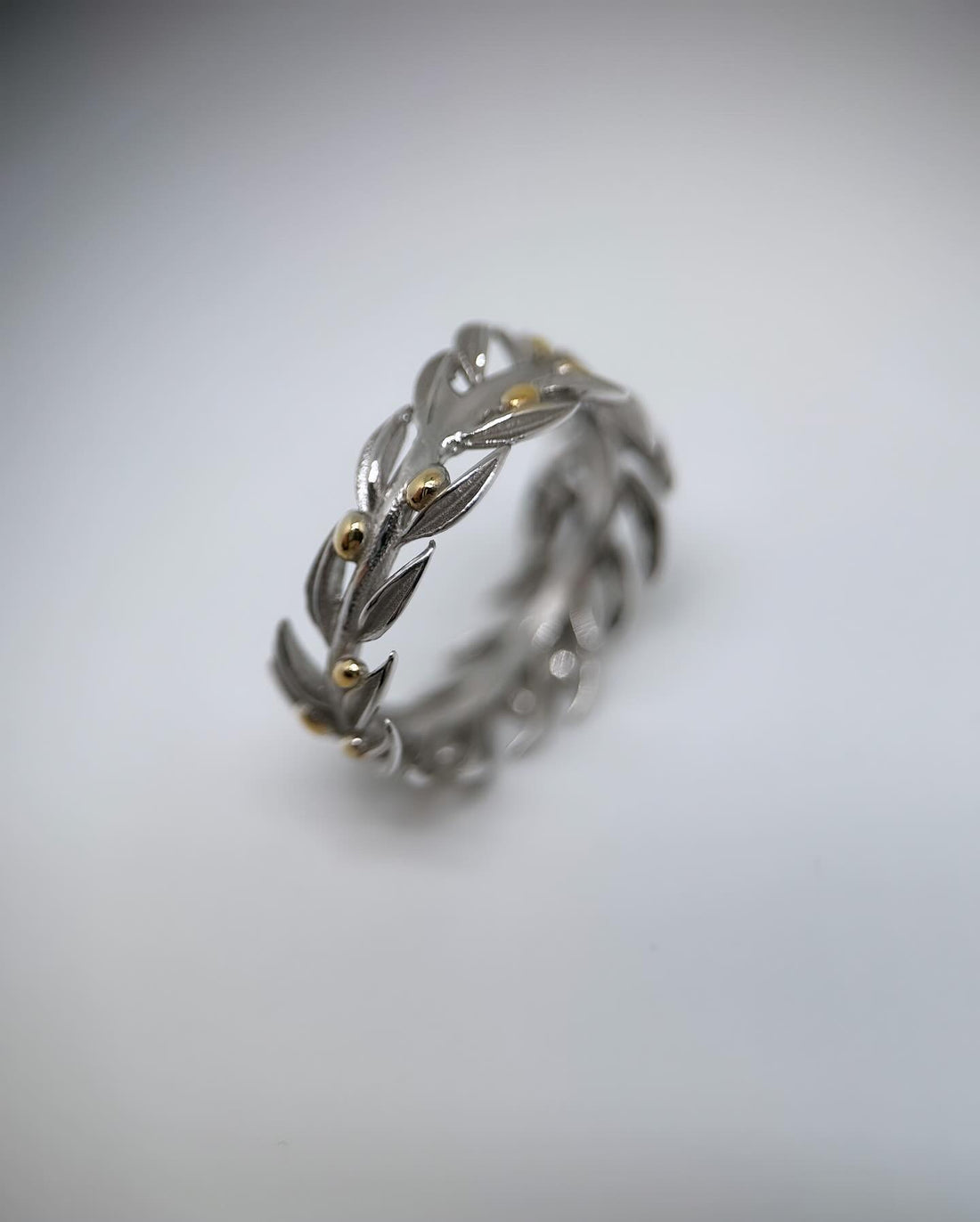 Ring Kerkini im Olivenzweig Design