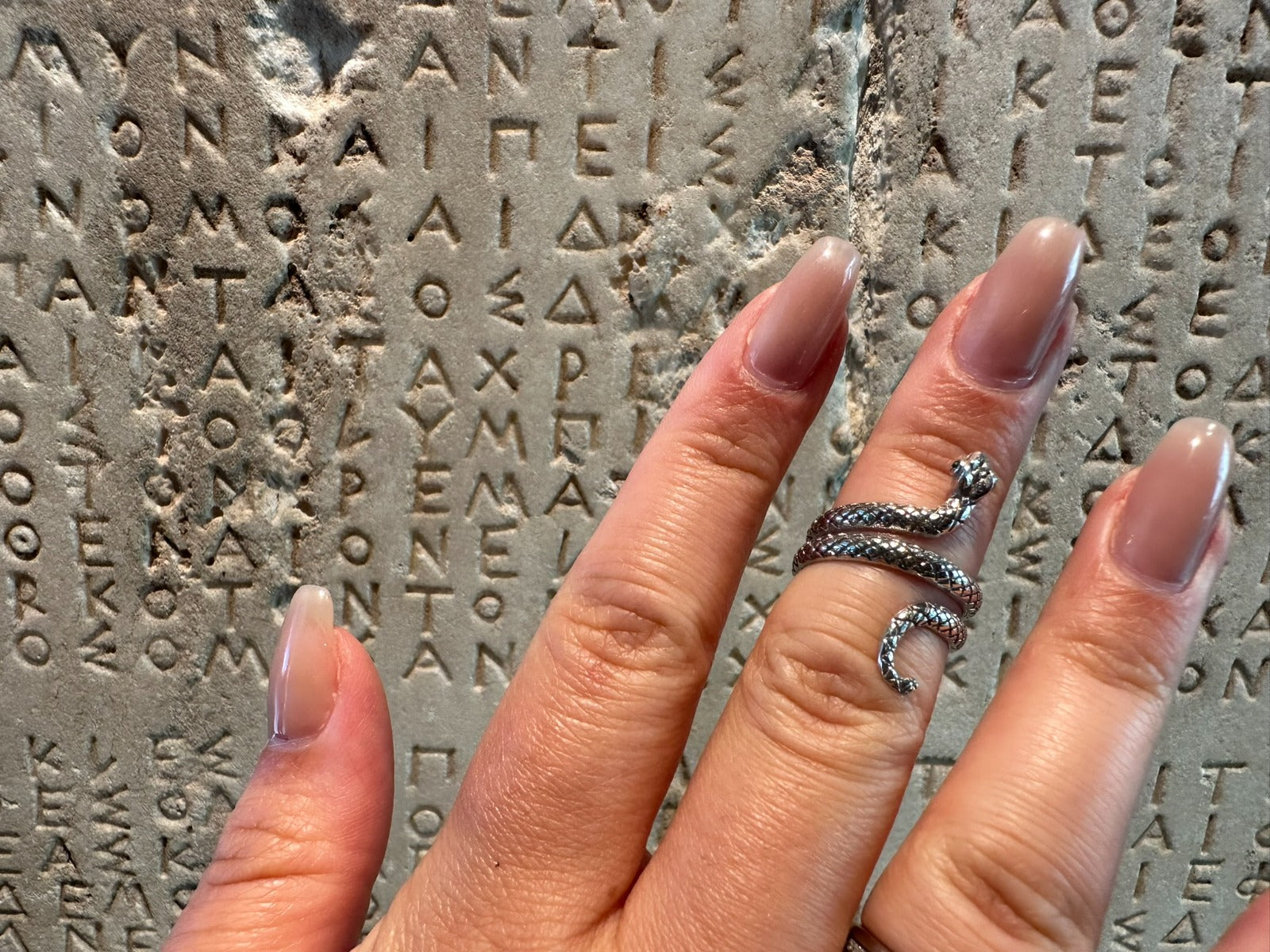 Ring Trichonida im Schlangen Design