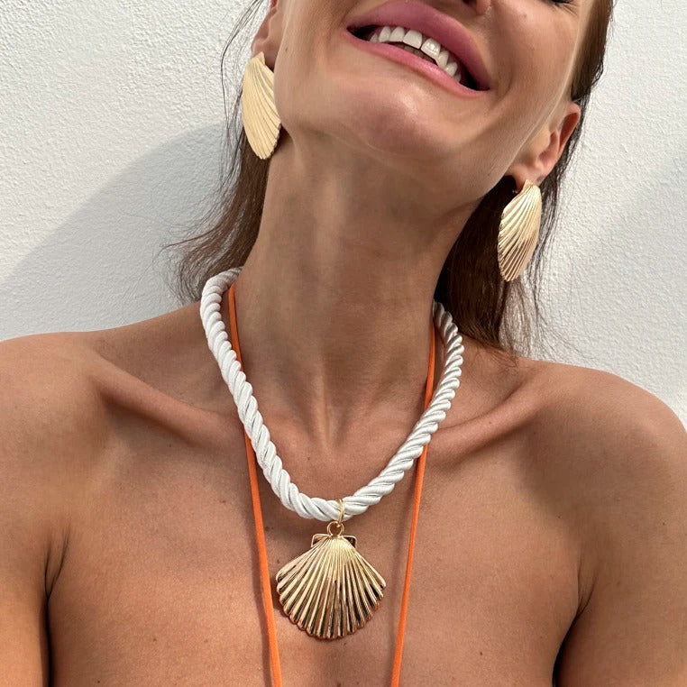 Cord necklace with starfish pendant