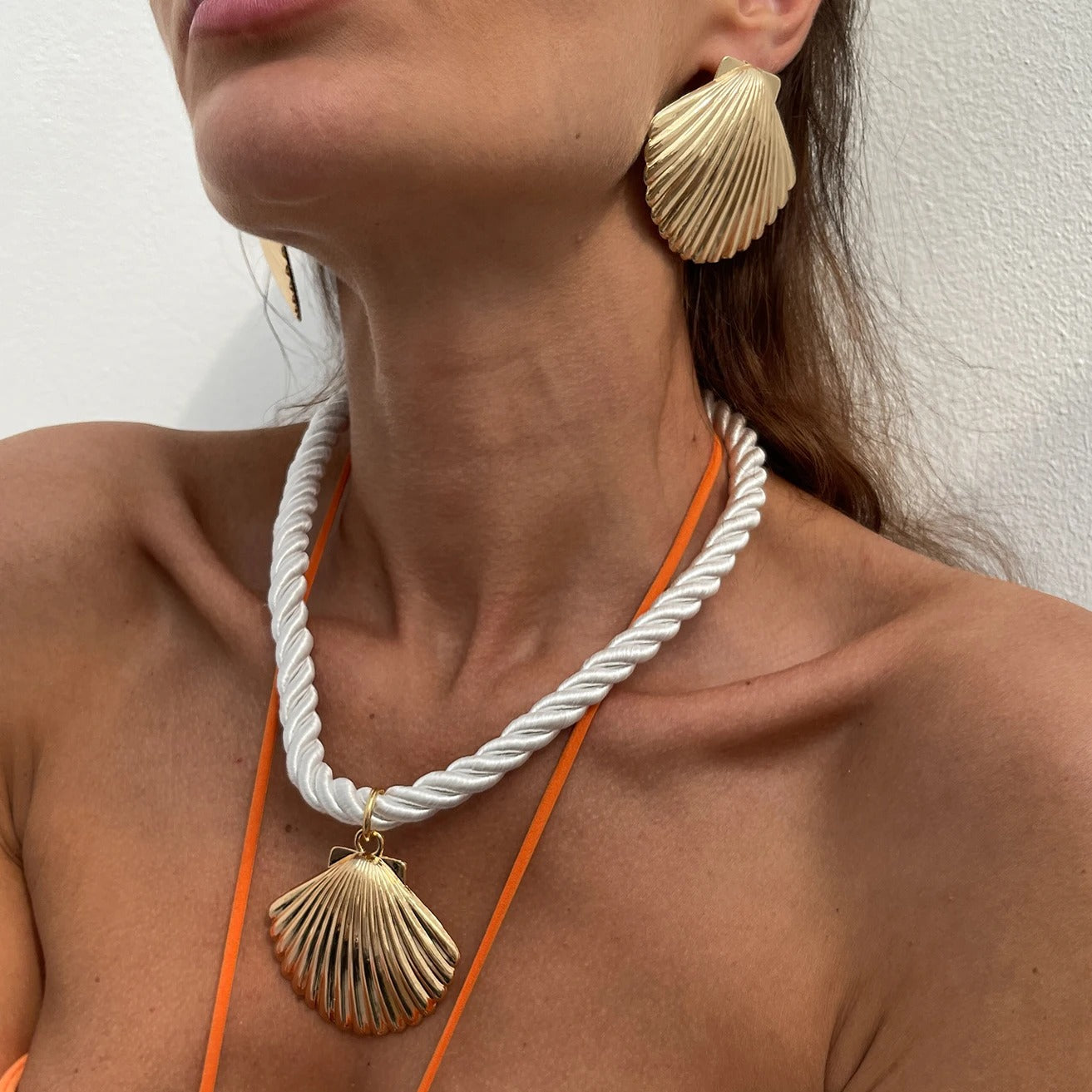 Cord necklace with starfish pendant