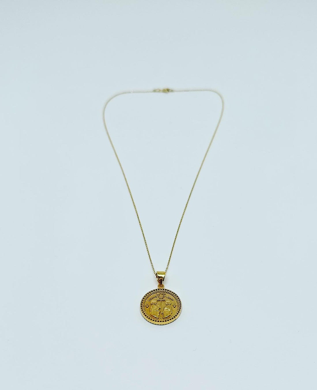 Necklace with medallion 18 carat gold plated