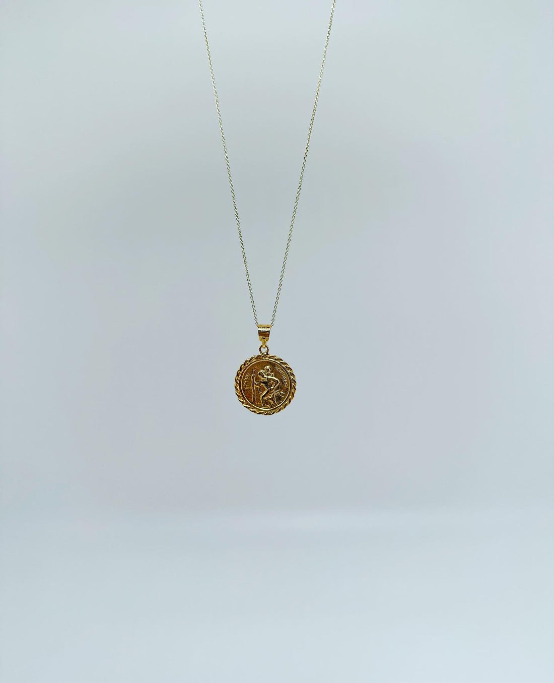 Necklace with medallion - gold plated