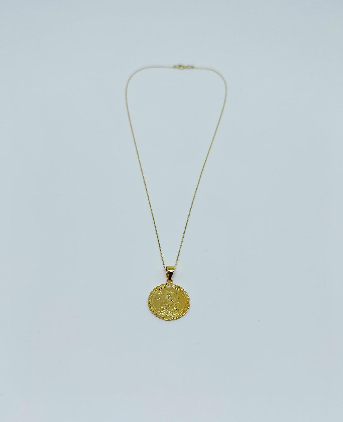 Necklace with medallion - gold plated