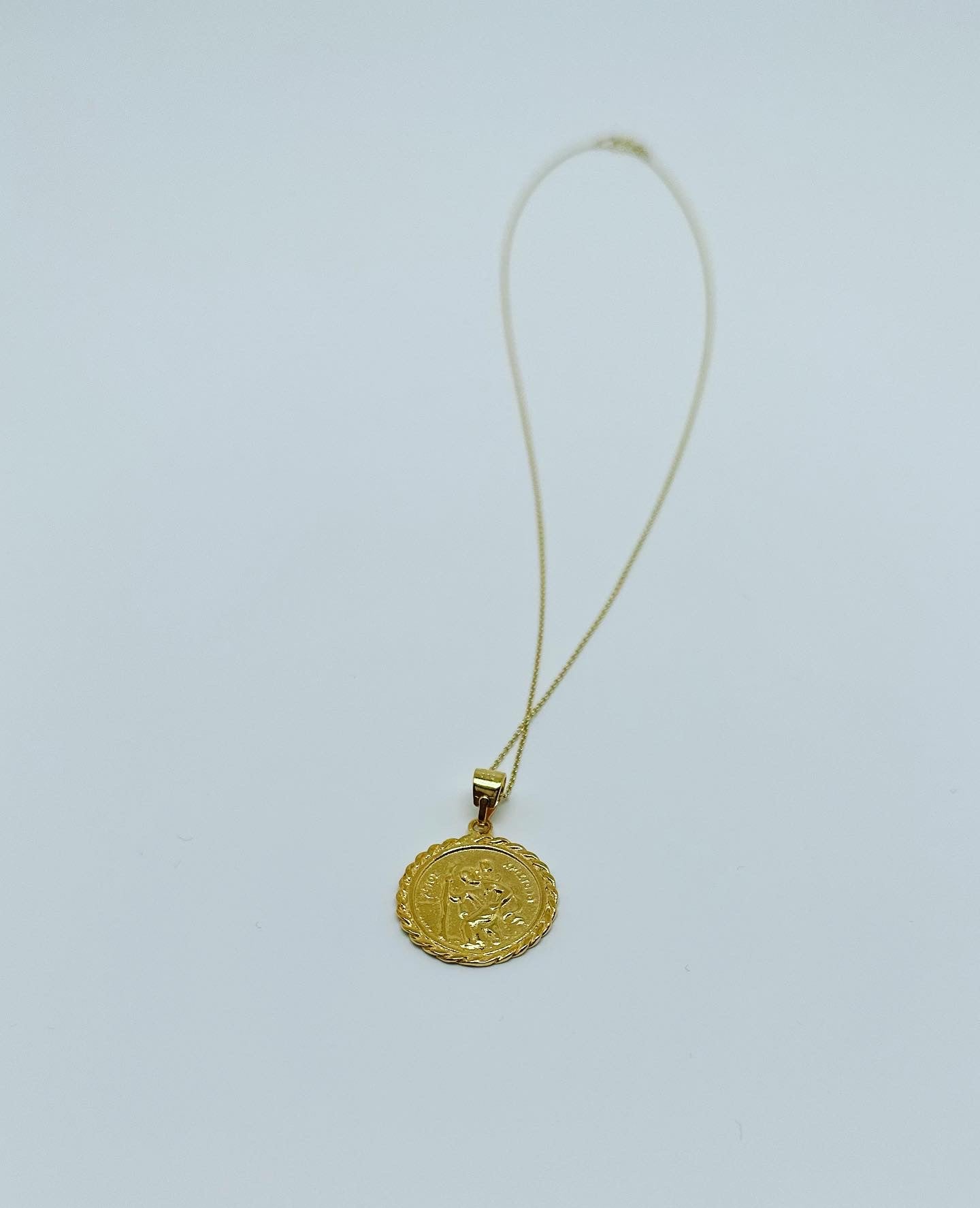 Necklace with medallion - gold plated